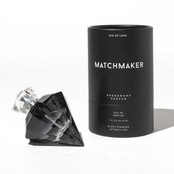 AttractHerBlack-1045_600x